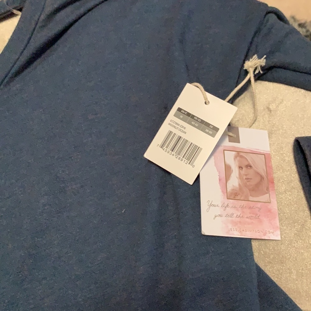 Jessica Simpson blue v neck open back sweatshirt - Picture 8 of 9